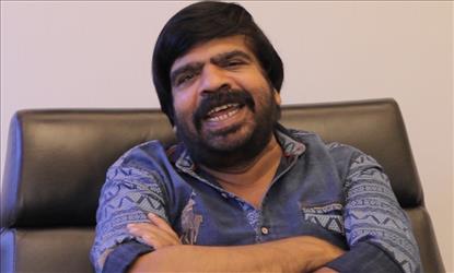 மகனின் படத்திற்கு அப்பாவே தடை... தடை...